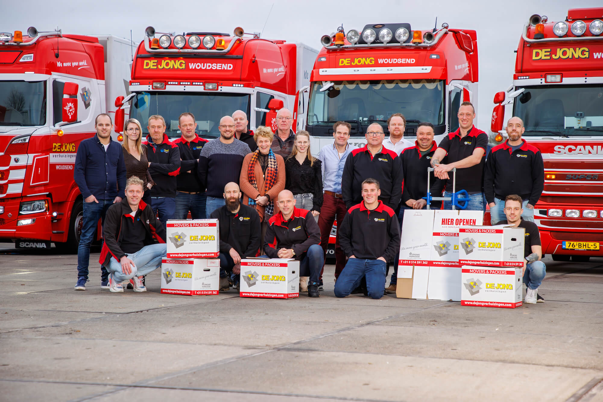 De Jong Verhuizingen teamfoto medewerkers
